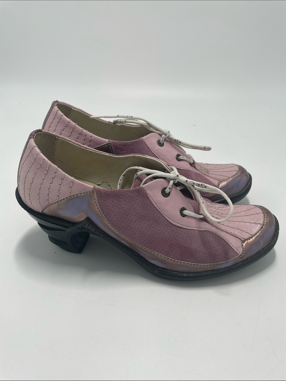 EJECT Women's Two-Tone Leather/Suede Pink Lace-Up Boots